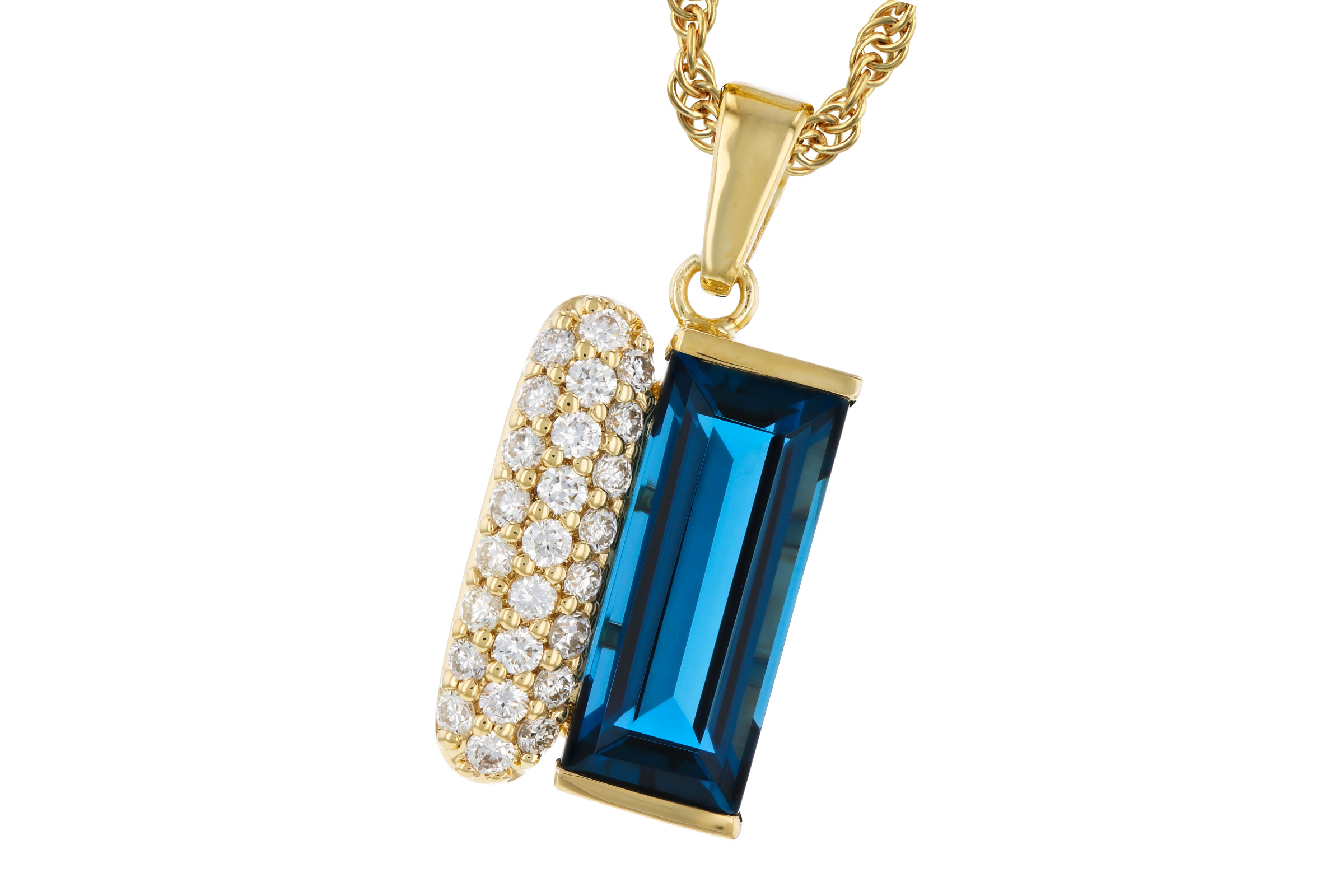 H330-56667: NECK 2.67 LONDON BLUE TOPAZ 2.92 TGW (12x5MM BT)